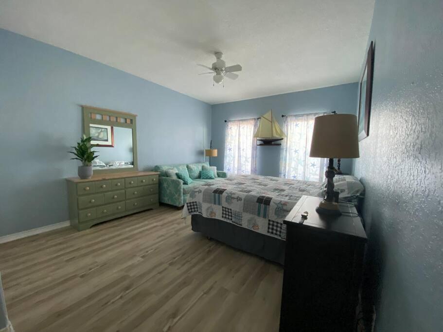Beach House With Ocean View Surfside Beach Exteriér fotografie
