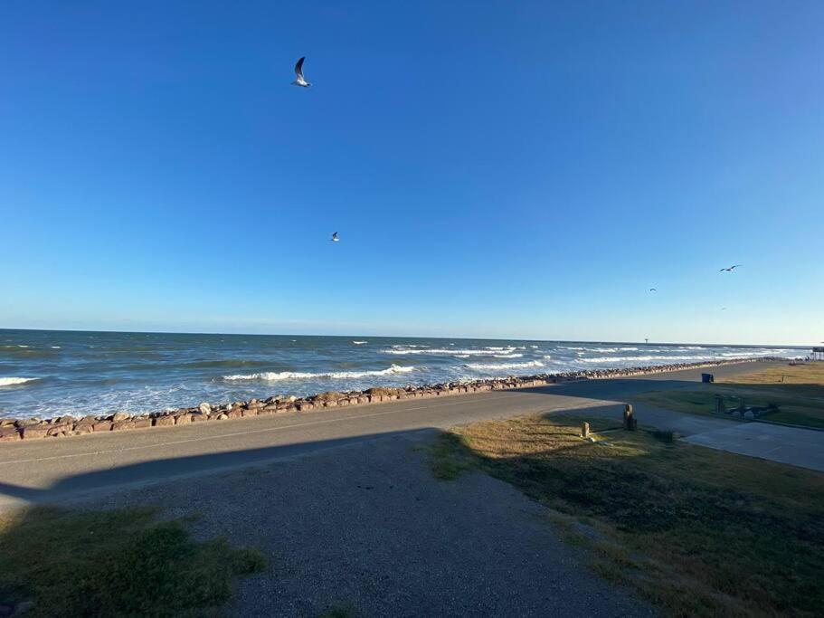 Beach House With Ocean View Surfside Beach Exteriér fotografie